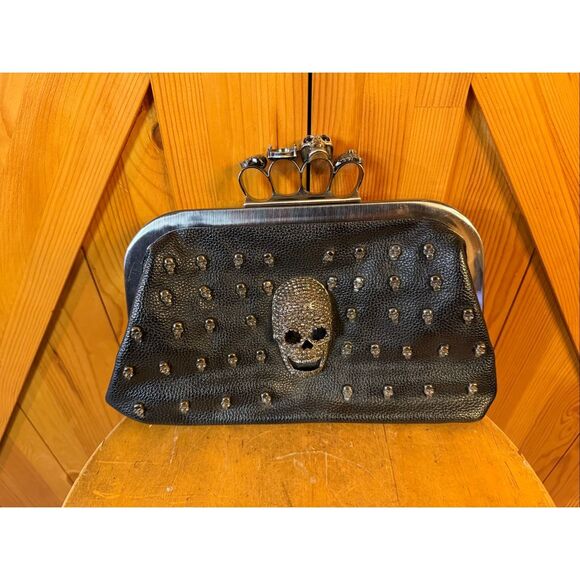 Knuckle clutch bag, skulls, black (6200) Read - Picture 1 of 5